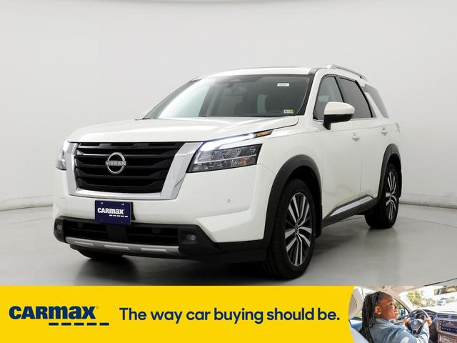 2022 nissan pathfinder platinum
