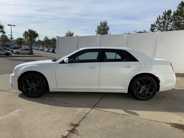 2022 chrysler 300 s