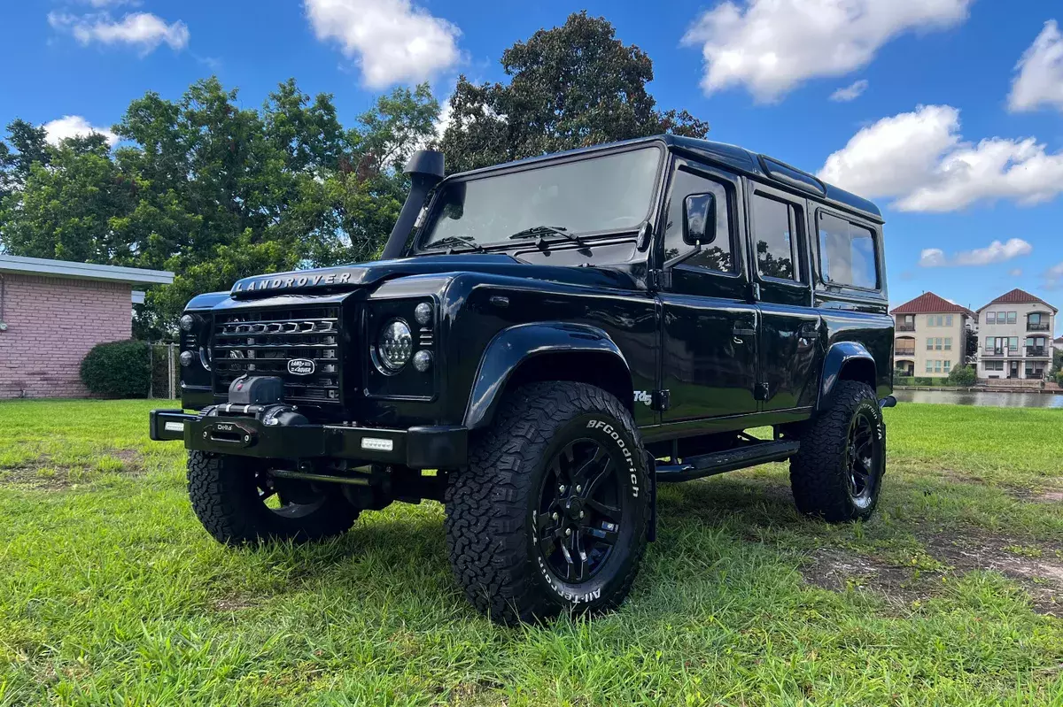 beautifully done 1991 land rover defender 110