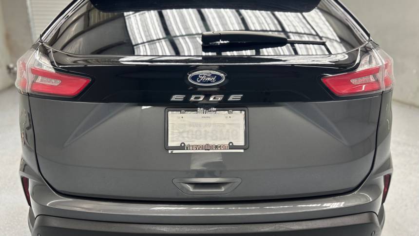 2021 ford edge se