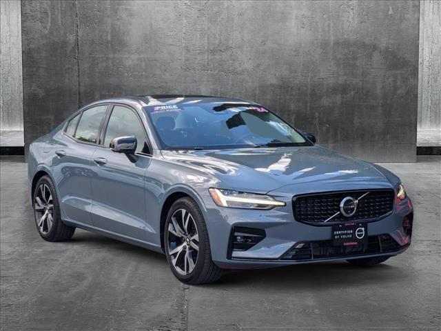 2024 volvo s60 plus dark theme