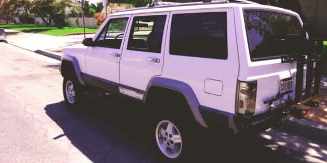 1991 jeep cherokee xj -- 4x4 ----lifted