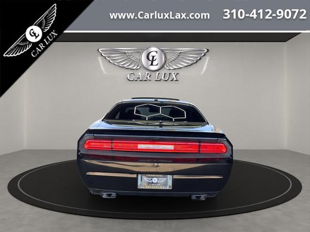2014 dodge challenger sxt