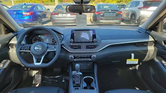 2025 Nissan Altima
