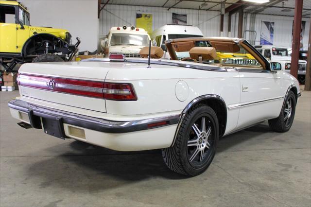 1990 chrysler tc by maserati base 2dr convertible