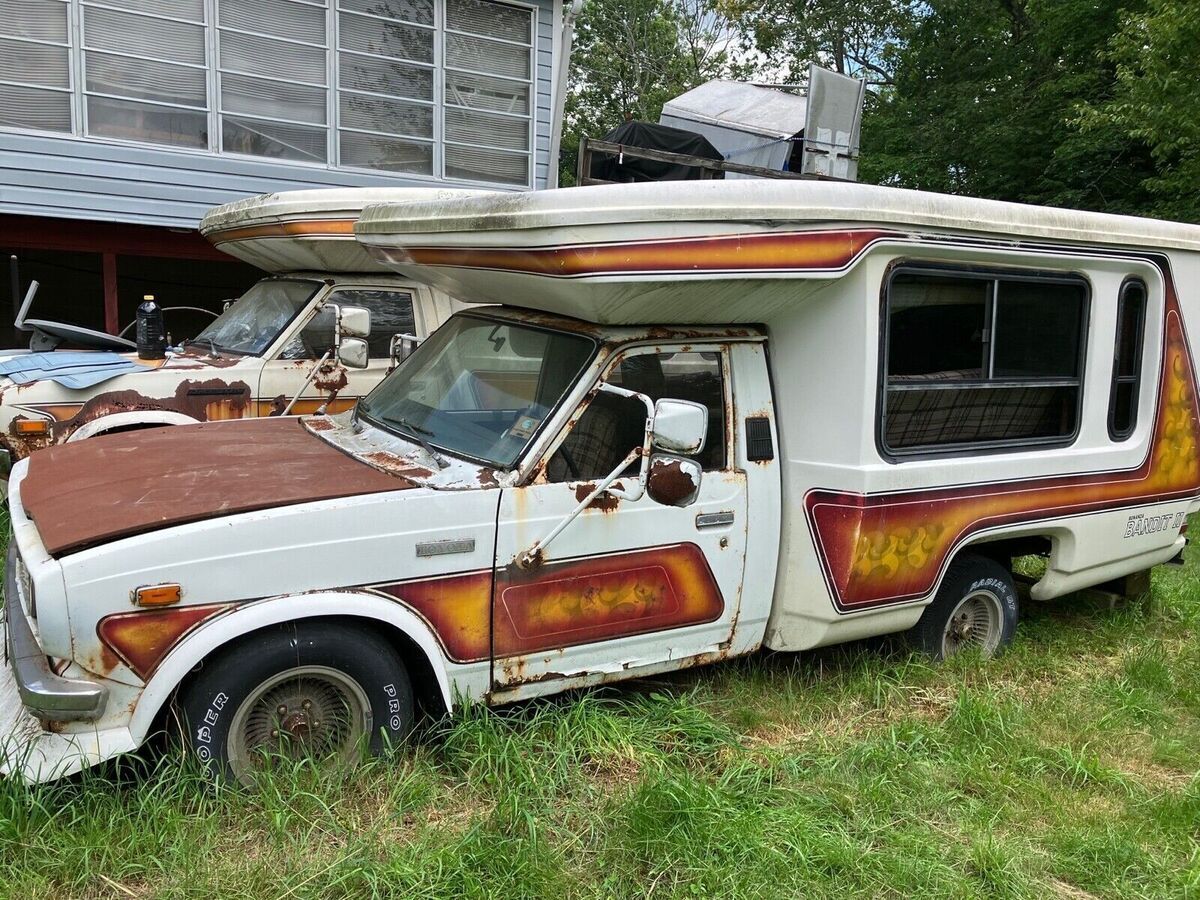 1980 toyota hilux pickup white rwd manual camper