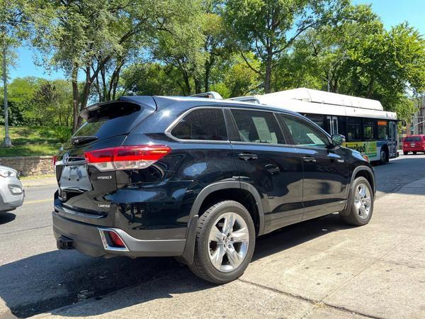 2017 toyota highlander hybrid in co bluffs, iowa