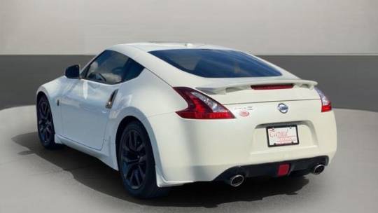2018 Nissan 370Z coupe touring