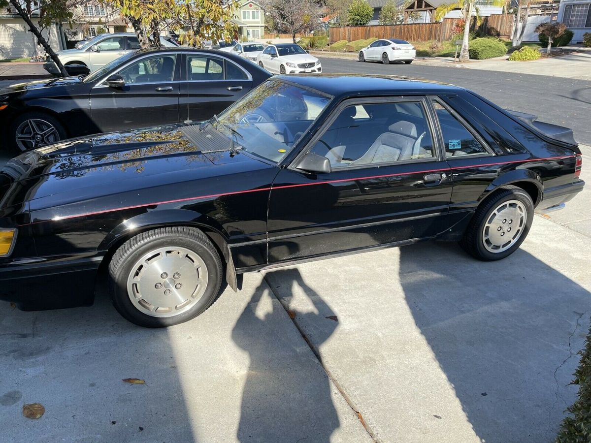 1984 ford mustang hatchback black svo