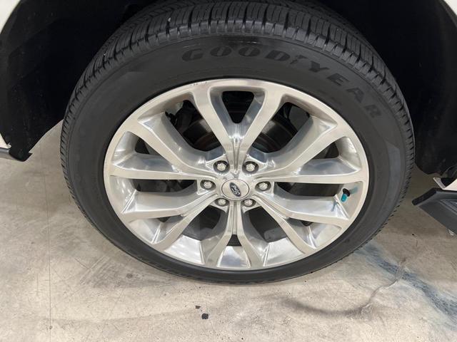 2019 ford expedition xlt