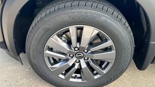 2024 Nissan Pathfinder sv