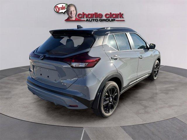 2024 nissan kicks sr