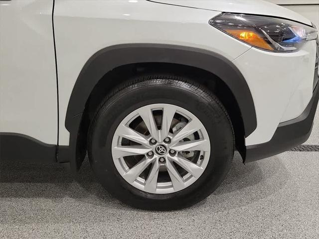 2023 toyota corolla cross le