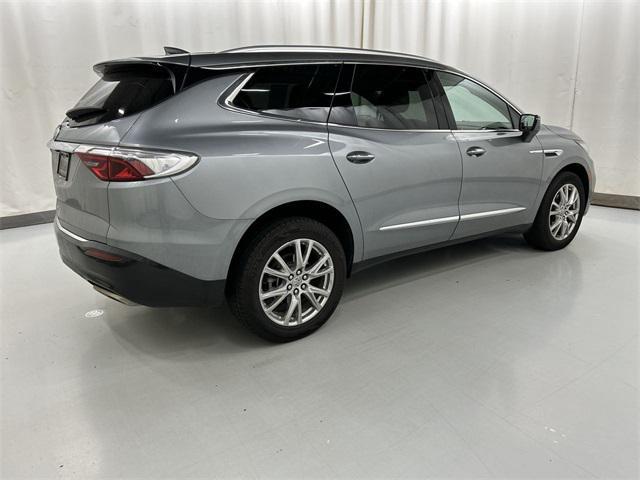 2023 buick enclave essence awd