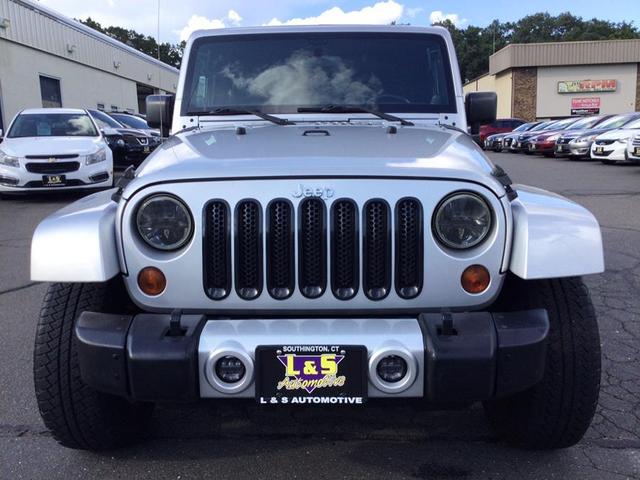 2012 jeep wrangler sahara
