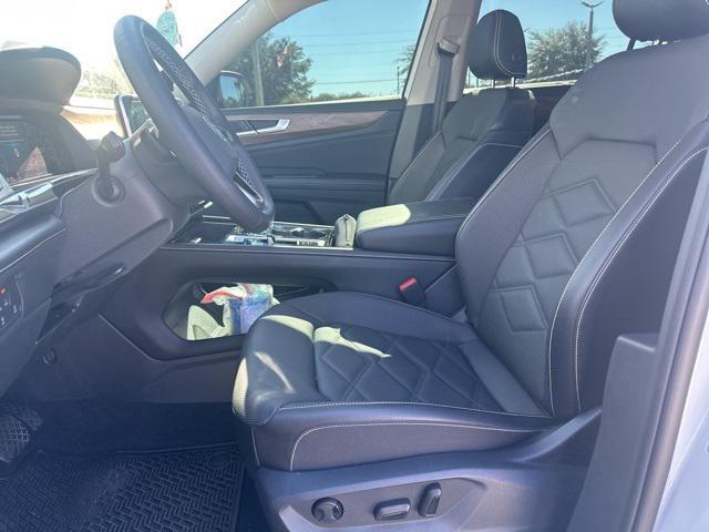 2024 volkswagen atlas 2.0t se w/technology