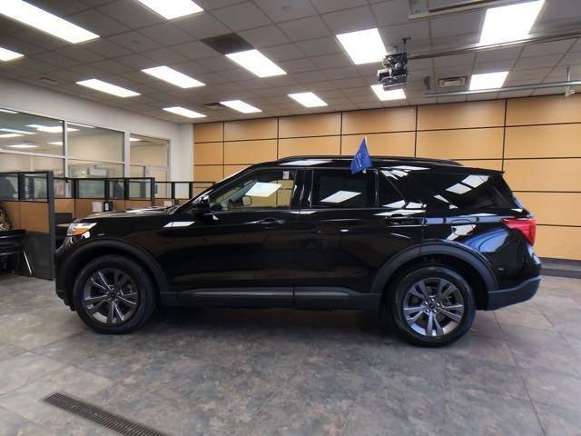 2022 ford explorer xlt