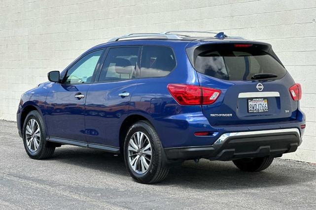 2020 nissan pathfinder sv