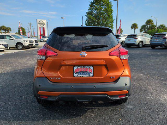 2020 nissan kicks sr