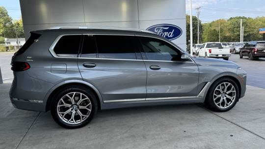 2023 BMW X7