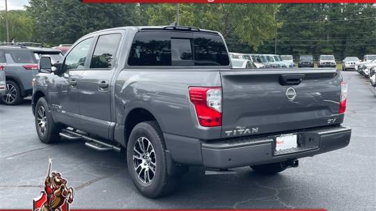 2024 Nissan Titan sv