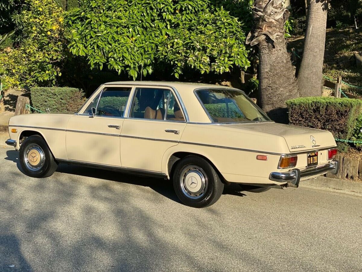 1970 mercedes-benz 220 diesel 4 speed