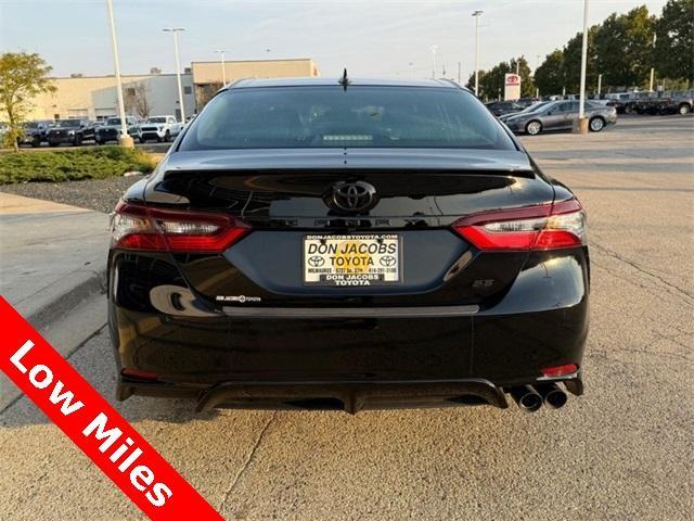2022 toyota camry se