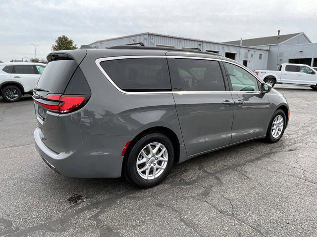 2022 chrysler pacifica touring l