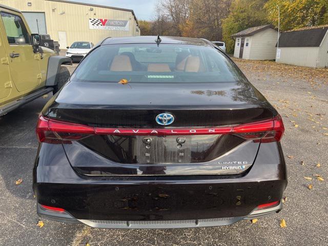 2022 toyota avalon hybrid limited