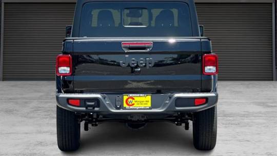 2024 Jeep Gladiator