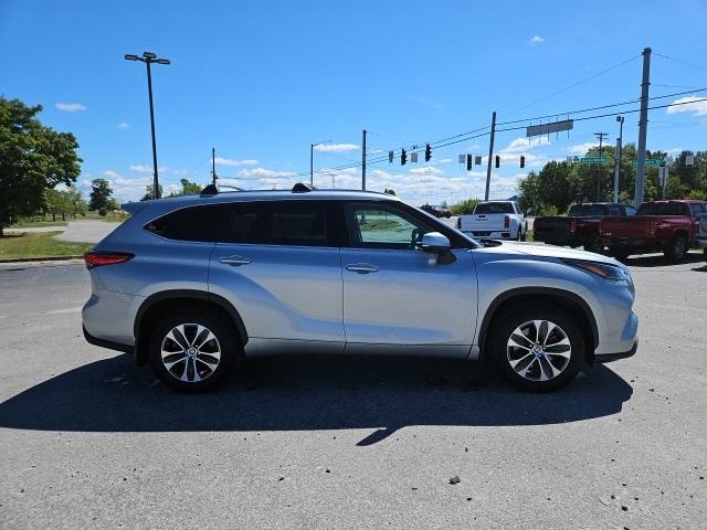 2021 toyota highlander xle