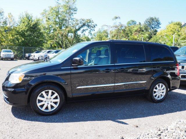 used 2013 chrysler town & country touring carnegie, pa 15106 for sale in carnegie, pennsylvania