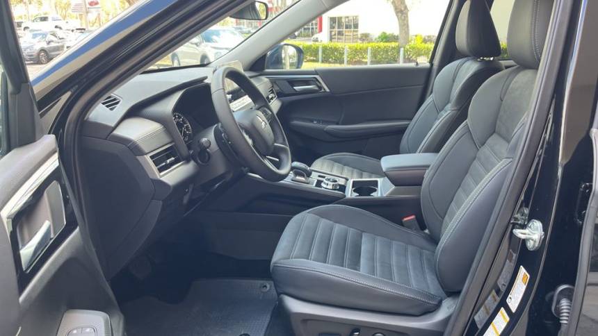 2024 mitsubishi outlander se