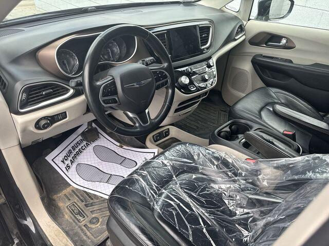 2017 chrysler pacifica touring-l