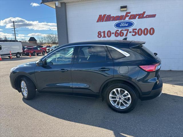 2022 ford escape se