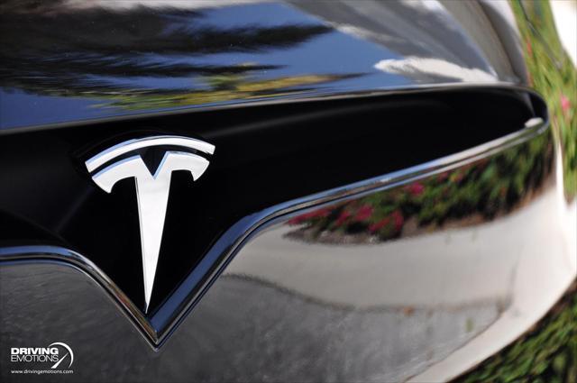 2023 tesla model x plaid tri motor all-wheel drive