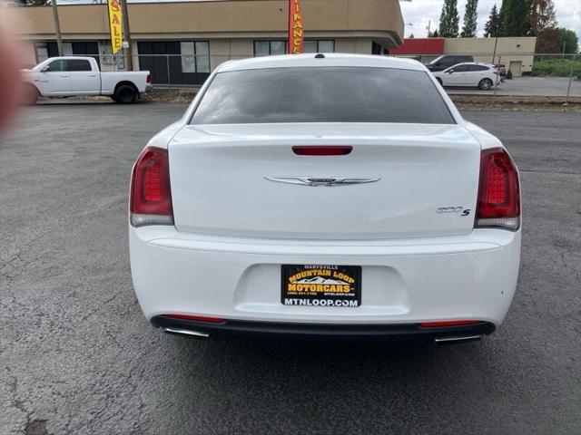 2015 chrysler 300 s