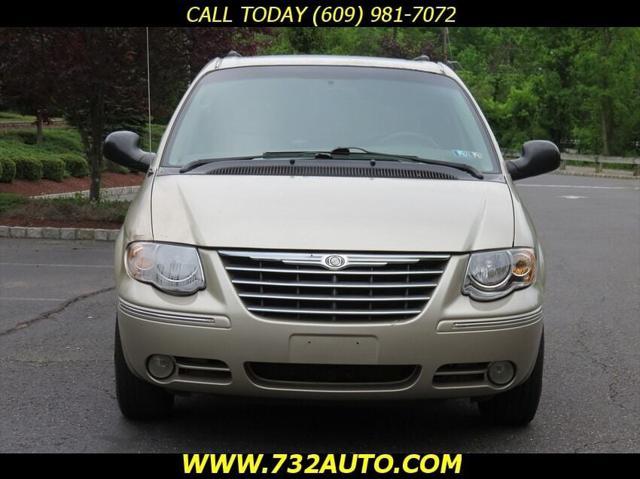 2005 chrysler town & country touring