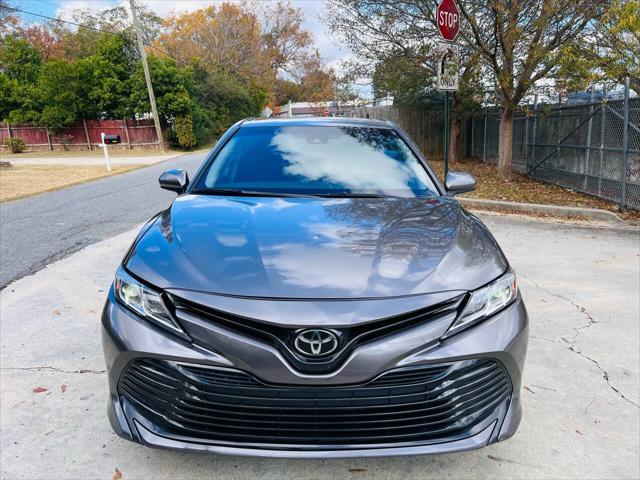2020 toyota camry le