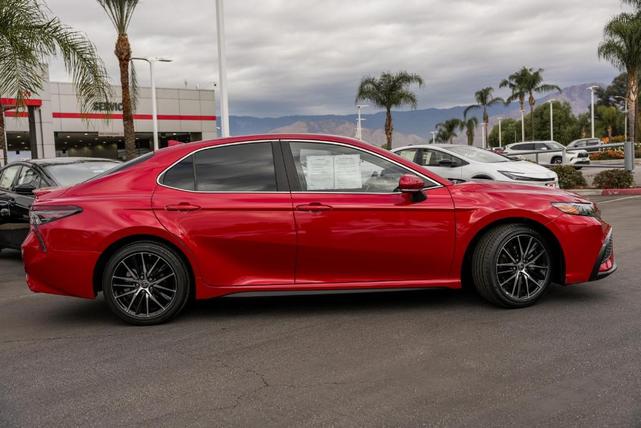 2022 toyota camry se
