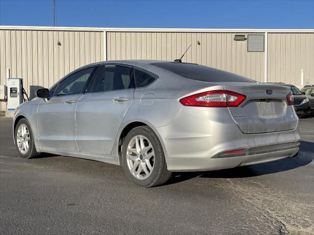 2016 ford fusion se