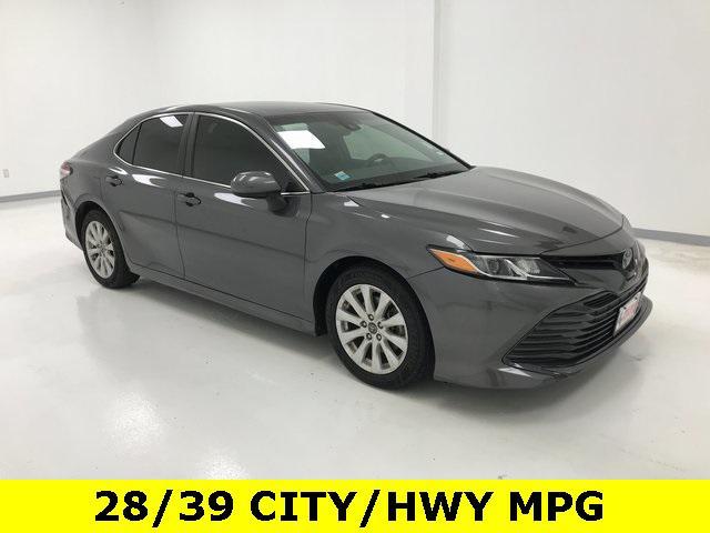 2018 toyota camry le