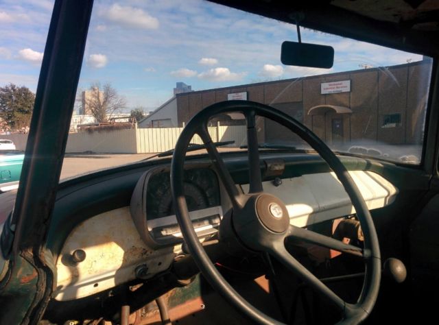 1958 international a120 3/4 ton 4wd truck w upgrades. registered & inspected