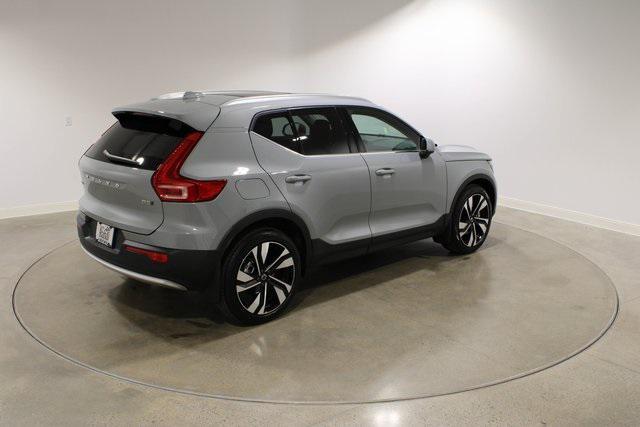 2024 volvo xc40 b5 plus bright theme