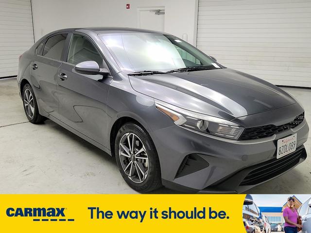 2022 kia forte lxs