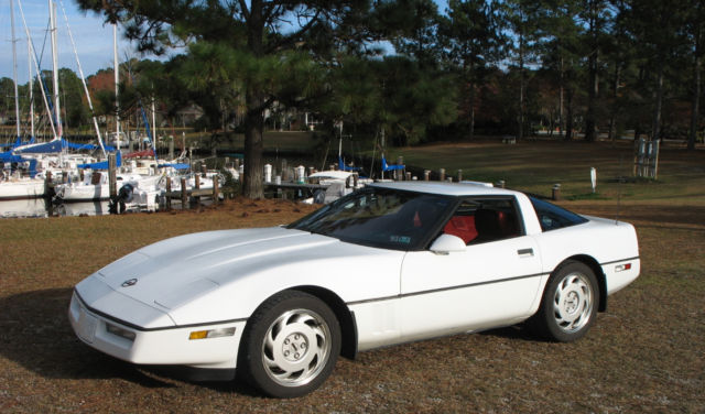 1990 chevrolet corvette base 2dr hatchback - $0.99 no reserve