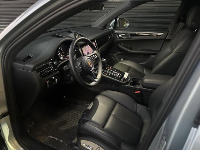 2024 porsche macan base (pdk)