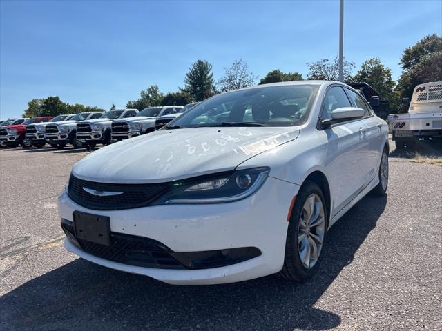 2015 chrysler 200 s