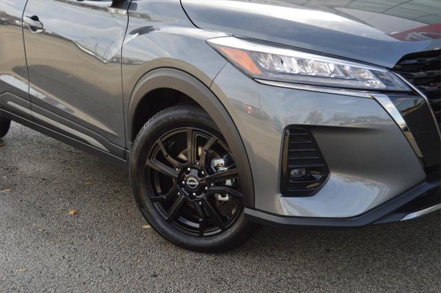 2023 nissan kicks sr