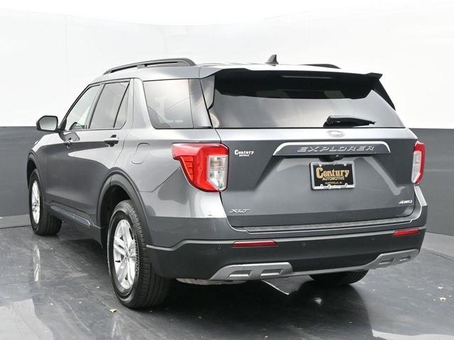 2022 ford explorer xlt